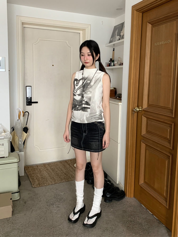 High-Neck Sleeveless Graffiti Tank Top - Trendy Casual Streetwear for Summer, Boho Style, Urban Fashion, 90s Inspired High-Neck Sleeveless Graffiti Tank Top - Trendy Casual Streetwear for Summer, Boho Style, Urban Fashion, 90s Inspired