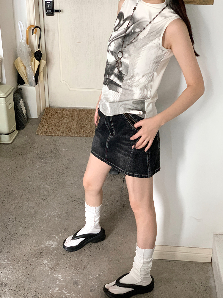 High-Neck Sleeveless Graffiti Tank Top - Trendy Casual Streetwear for Summer, Boho Style, Urban Fashion, 90s Inspired High-Neck Sleeveless Graffiti Tank Top - Trendy Casual Streetwear for Summer, Boho Style, Urban Fashion, 90s Inspired