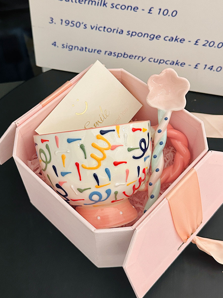 High-Quality Girls' Ceramic Drinking Cup with Underglaze Color and Spoon for Yogurt and Oatmeal Breakfast High-Quality Girls' Ceramic Drinking Cup with Underglaze Color and Spoon for Yogurt and Oatmeal Breakfast