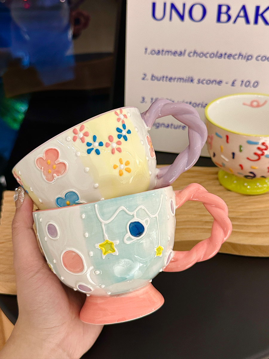 High-Quality Girls' Ceramic Drinking Cup with Underglaze Color and Spoon for Yogurt and Oatmeal Breakfast High-Quality Girls' Ceramic Drinking Cup with Underglaze Color and Spoon for Yogurt and Oatmeal Breakfast