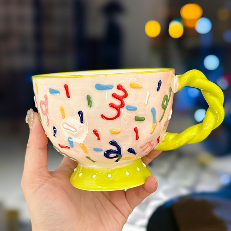 High-Quality Girls' Ceramic Drinking Cup with Underglaze Color and Spoon for Yogurt and Oatmeal Breakfast High-Quality Girls' Ceramic Drinking Cup with Underglaze Color and Spoon for Yogurt and Oatmeal Breakfast