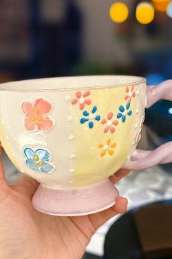 High-Quality Girls' Ceramic Drinking Cup with Underglaze Color and Spoon for Yogurt and Oatmeal Breakfast