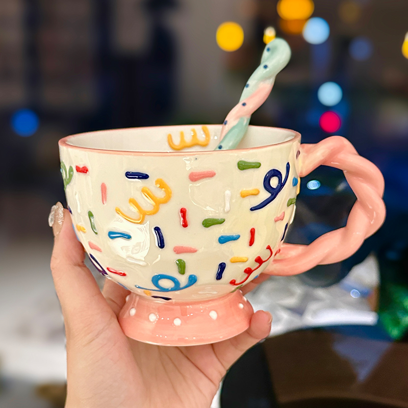 High-Quality Girls' Ceramic Drinking Cup with Underglaze Color and Spoon for Yogurt and Oatmeal Breakfast High-Quality Girls' Ceramic Drinking Cup with Underglaze Color and Spoon for Yogurt and Oatmeal Breakfast