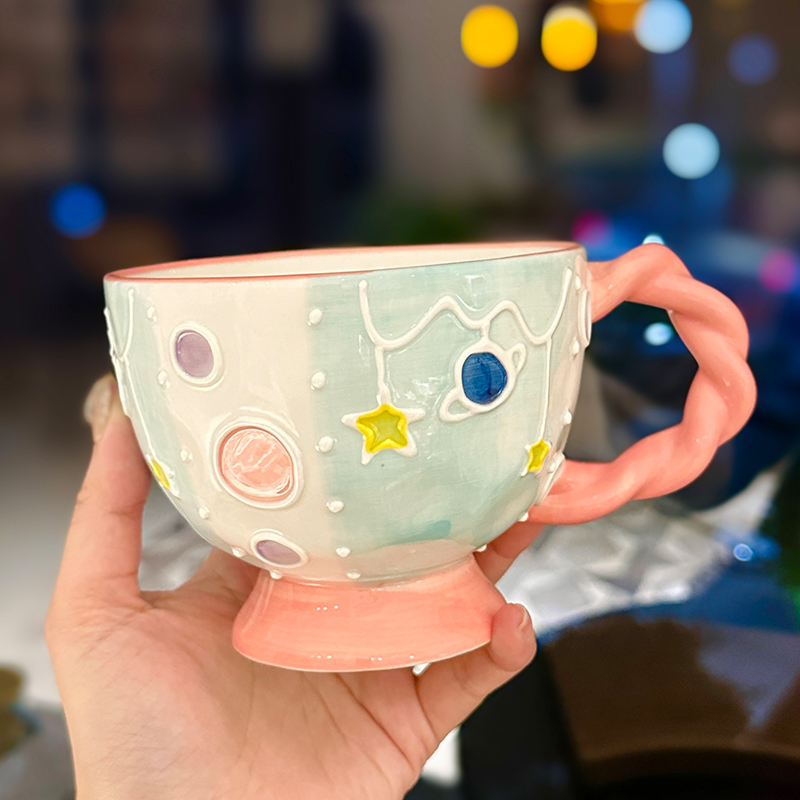 High-Quality Girls' Ceramic Drinking Cup with Underglaze Color and Spoon for Yogurt and Oatmeal Breakfast High-Quality Girls' Ceramic Drinking Cup with Underglaze Color and Spoon for Yogurt and Oatmeal Breakfast