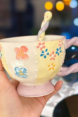High-Quality Girls' Ceramic Drinking Cup with Underglaze Color and Spoon for Yogurt and Oatmeal Breakfast