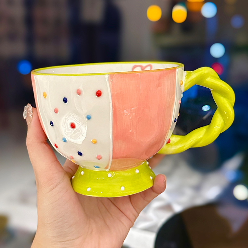 High-Quality Girls' Ceramic Drinking Cup with Underglaze Color and Spoon for Yogurt and Oatmeal Breakfast High-Quality Girls' Ceramic Drinking Cup with Underglaze Color and Spoon for Yogurt and Oatmeal Breakfast