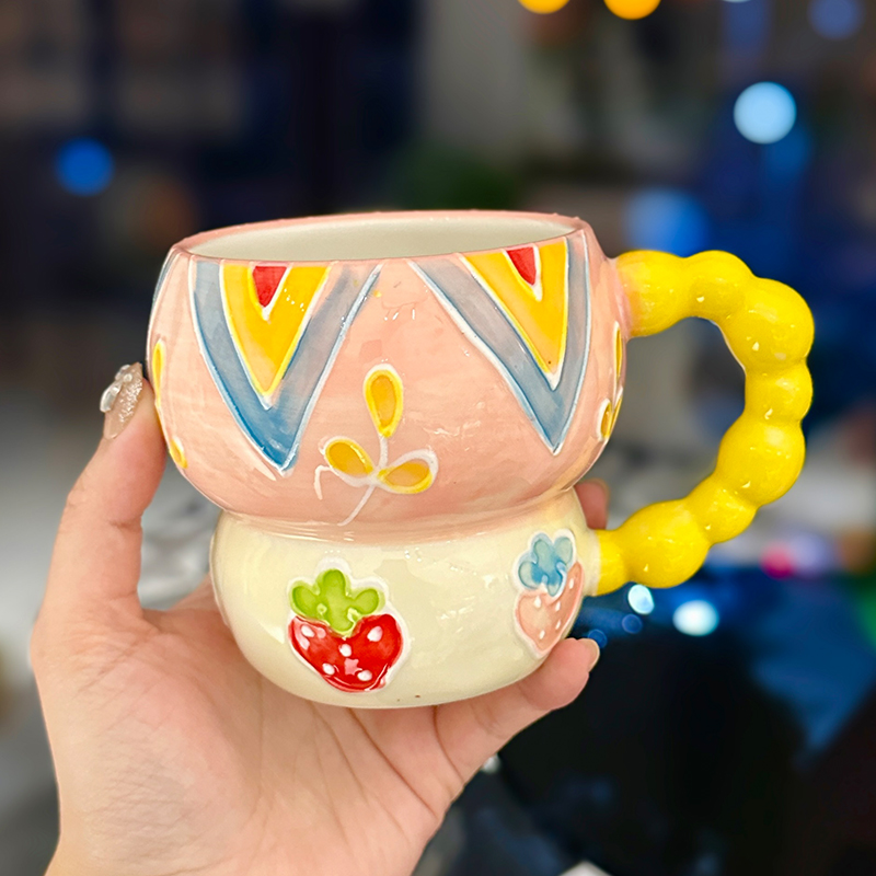 High-Quality Girls' Ceramic Drinking Cup with Underglaze Color and Spoon for Yogurt and Oatmeal Breakfast High-Quality Girls' Ceramic Drinking Cup with Underglaze Color and Spoon for Yogurt and Oatmeal Breakfast