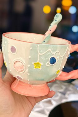High-Quality Girls' Ceramic Drinking Cup with Underglaze Color and Spoon for Yogurt and Oatmeal Breakfast
