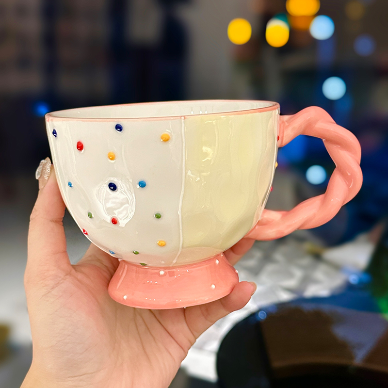 High-Quality Girls' Ceramic Drinking Cup with Underglaze Color and Spoon for Yogurt and Oatmeal Breakfast High-Quality Girls' Ceramic Drinking Cup with Underglaze Color and Spoon for Yogurt and Oatmeal Breakfast