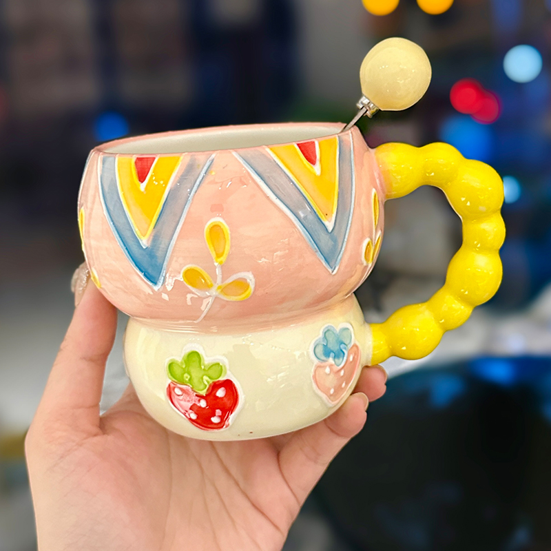 High-Quality Girls' Ceramic Drinking Cup with Underglaze Color and Spoon for Yogurt and Oatmeal Breakfast High-Quality Girls' Ceramic Drinking Cup with Underglaze Color and Spoon for Yogurt and Oatmeal Breakfast