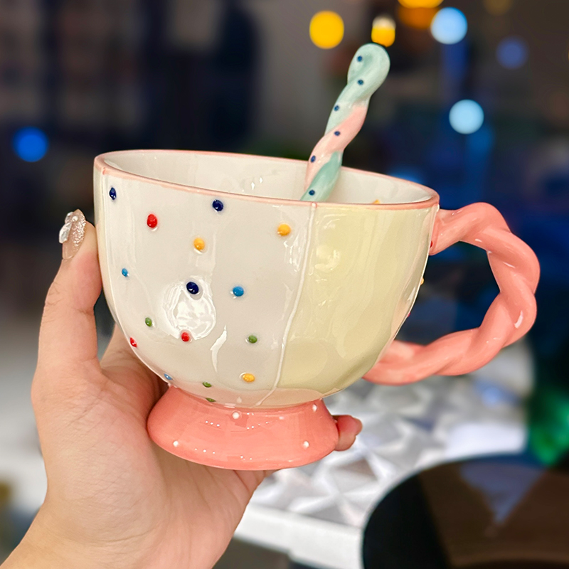 High-Quality Girls' Ceramic Drinking Cup with Underglaze Color and Spoon for Yogurt and Oatmeal Breakfast High-Quality Girls' Ceramic Drinking Cup with Underglaze Color and Spoon for Yogurt and Oatmeal Breakfast
