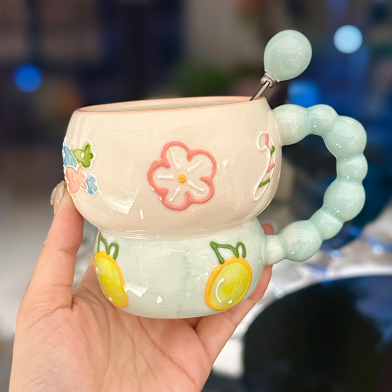 High-Quality Girls' Ceramic Drinking Cup with Underglaze Color and Spoon for Yogurt and Oatmeal Breakfast High-Quality Girls' Ceramic Drinking Cup with Underglaze Color and Spoon for Yogurt and Oatmeal Breakfast