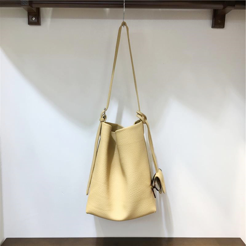 High-Quality Minimalist Lychee Pattern Women's Single Shoulder Crossbody Bucket Bag - Large Capacity Tote for Everyday Use High-Quality Minimalist Lychee Pattern Women's Single Shoulder Crossbody Bucket Bag - Large Capacity Tote for Everyday Use