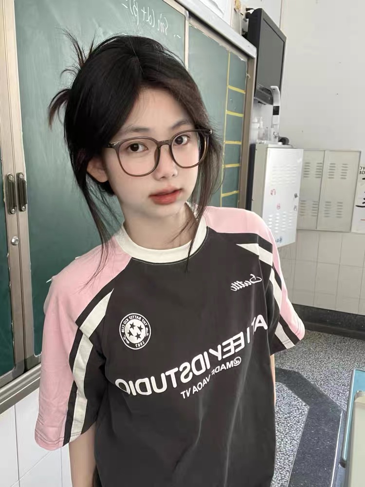 High Street Color-Blocking Short Sleeve T-Shirt for Women - Pink & Dark Gray, Trendy Summer Top for Juniors, Y2K Style High Street Color-Blocking Short Sleeve T-Shirt for Women - Pink & Dark Gray, Trendy Summer Top for Juniors, Y2K Style