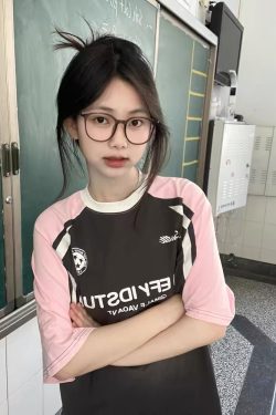 High Street Color-Blocking Short Sleeve T-Shirt for Women - Pink & Dark Gray, Trendy Summer Top for Juniors, Y2K Style