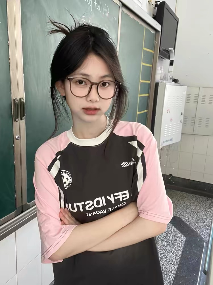 High Street Color-Blocking Short Sleeve T-Shirt for Women - Pink & Dark Gray, Trendy Summer Top for Juniors, Y2K Style High Street Color-Blocking Short Sleeve T-Shirt for Women - Pink & Dark Gray, Trendy Summer Top for Juniors, Y2K Style