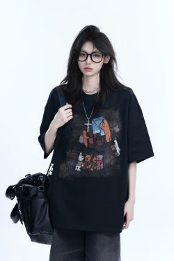 High Street Graffiti Short-Sleeve T-Shirt for Women - Casual Loose-Fit Summer Tee with 