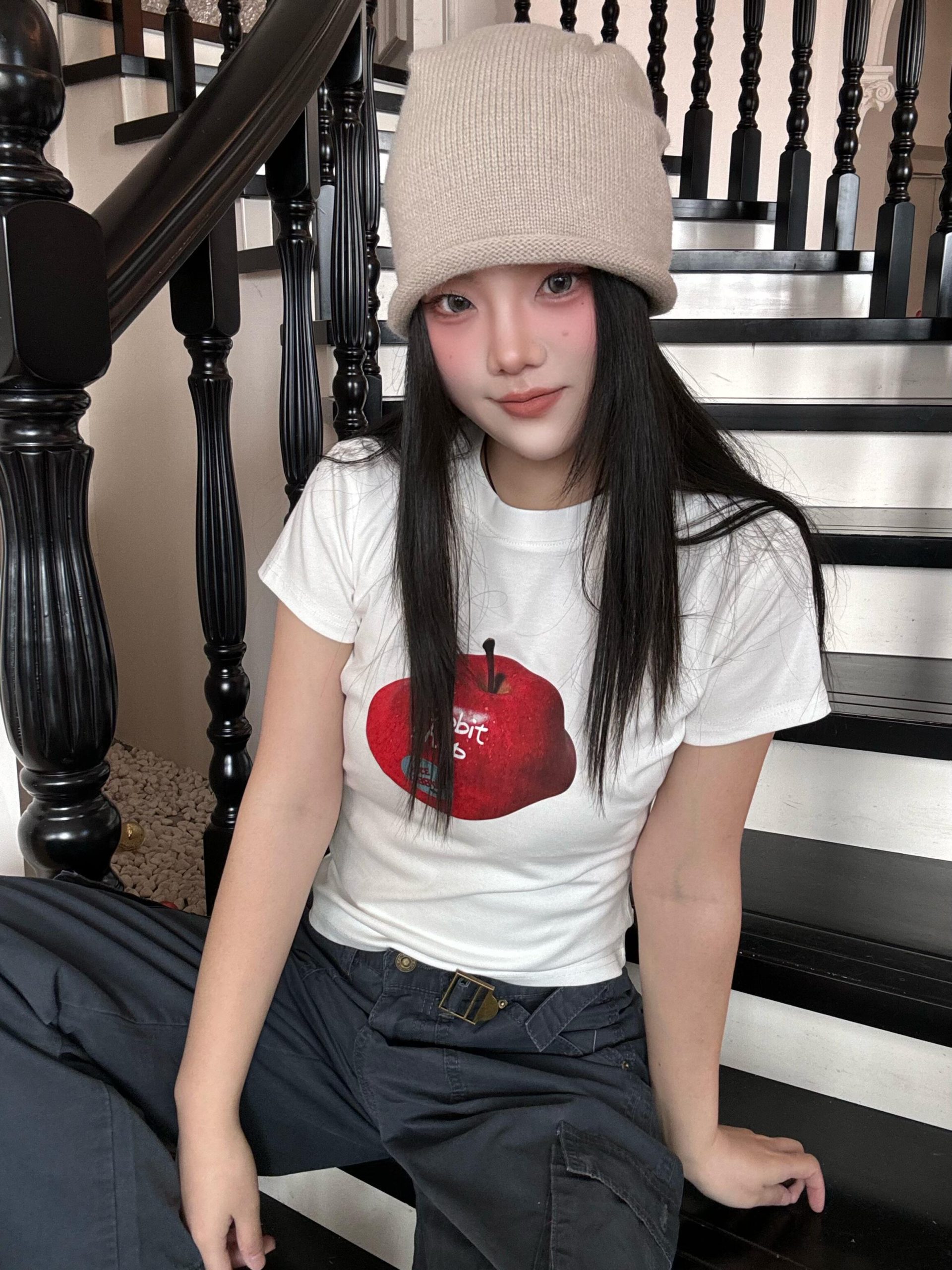 High-Stretch Slim Fit Short-Sleeve T-Shirt for Women with Fun Apple Print - Korean Style Cotton Top High-Stretch Slim Fit Short-Sleeve T-Shirt for Women with Fun Apple Print - Korean Style Cotton Top