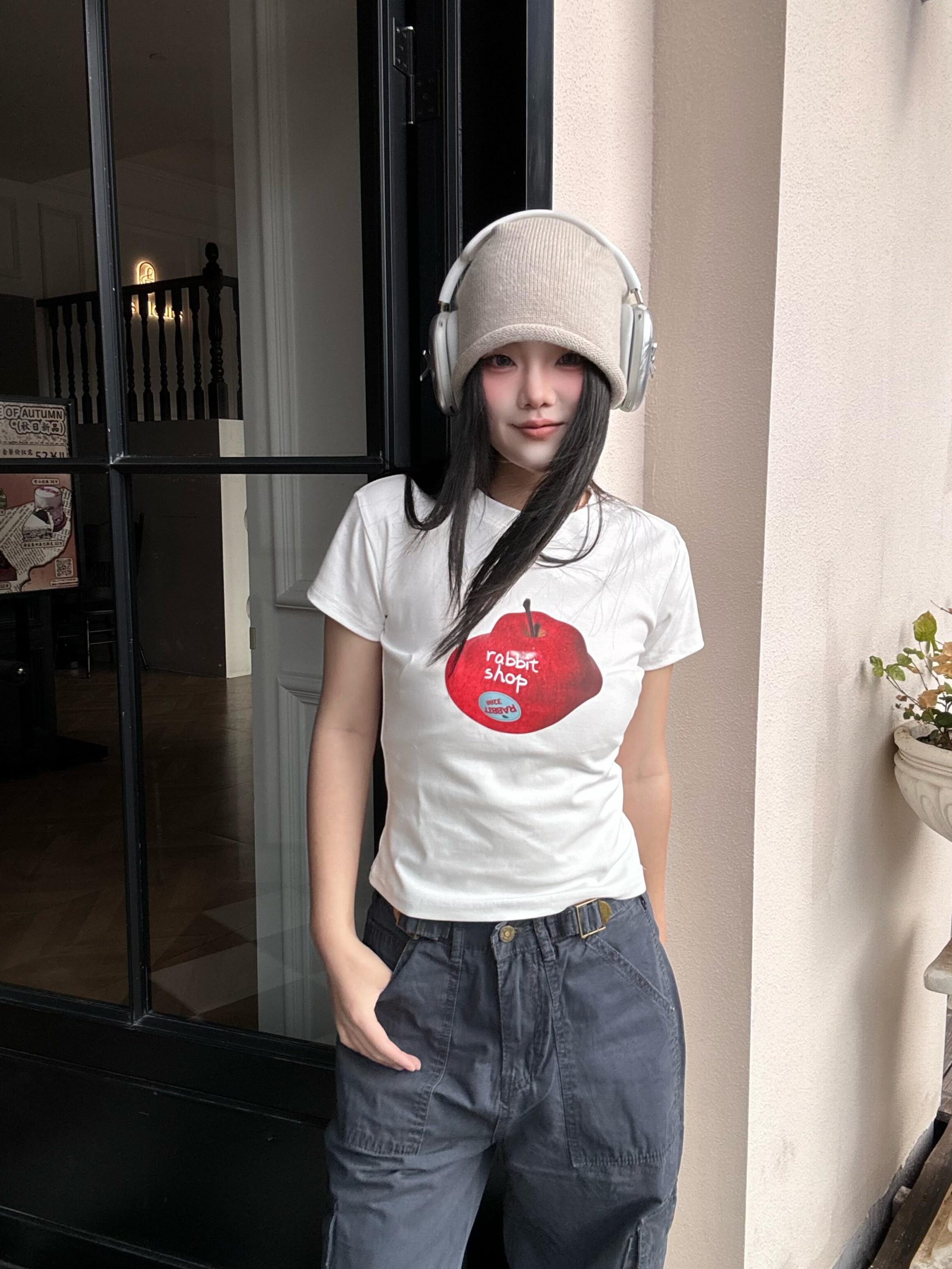 High-Stretch Slim Fit Short-Sleeve T-Shirt for Women with Fun Apple Print - Korean Style Cotton Top High-Stretch Slim Fit Short-Sleeve T-Shirt for Women with Fun Apple Print - Korean Style Cotton Top