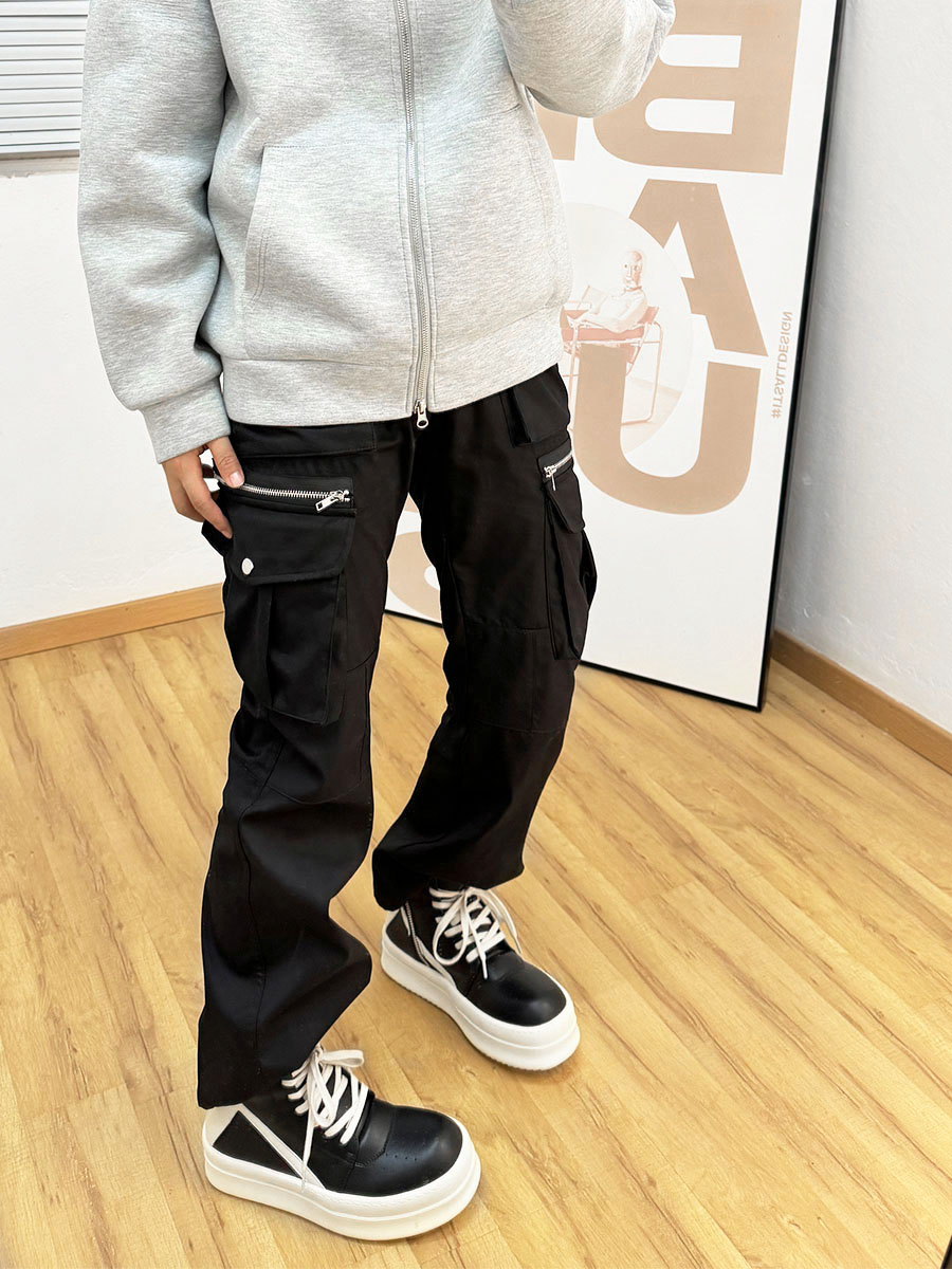 High-Top Black and White Skate Shoes for Men and Women, Trendy Platform Martin Boots, Inverted Triangle Design, Street Style High-Top Black and White Skate Shoes for Men and Women, Trendy Platform Martin Boots, Inverted Triangle Design, Street Style