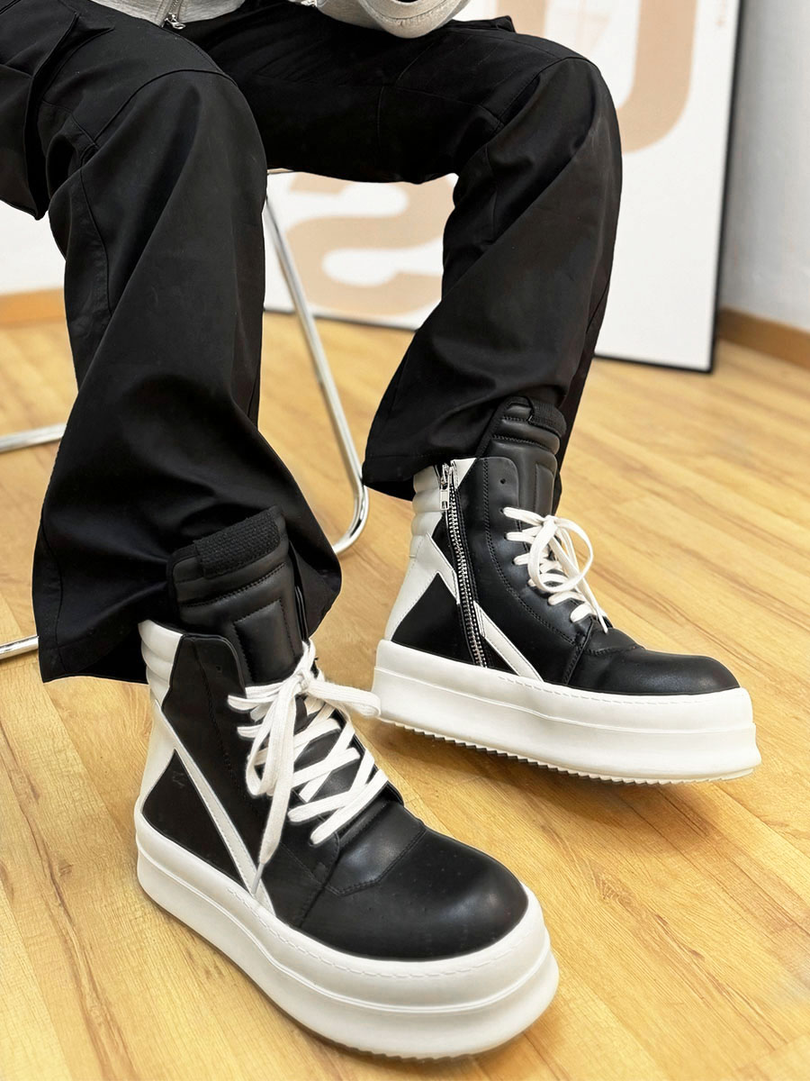 High-Top Black and White Skate Shoes for Men and Women, Trendy Platform Martin Boots, Inverted Triangle Design, Street Style High-Top Black and White Skate Shoes for Men and Women, Trendy Platform Martin Boots, Inverted Triangle Design, Street Style