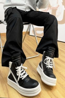 High-Top Black and White Skate Shoes for Men and Women, Trendy Platform Martin Boots, Inverted Triangle Design, Street Style