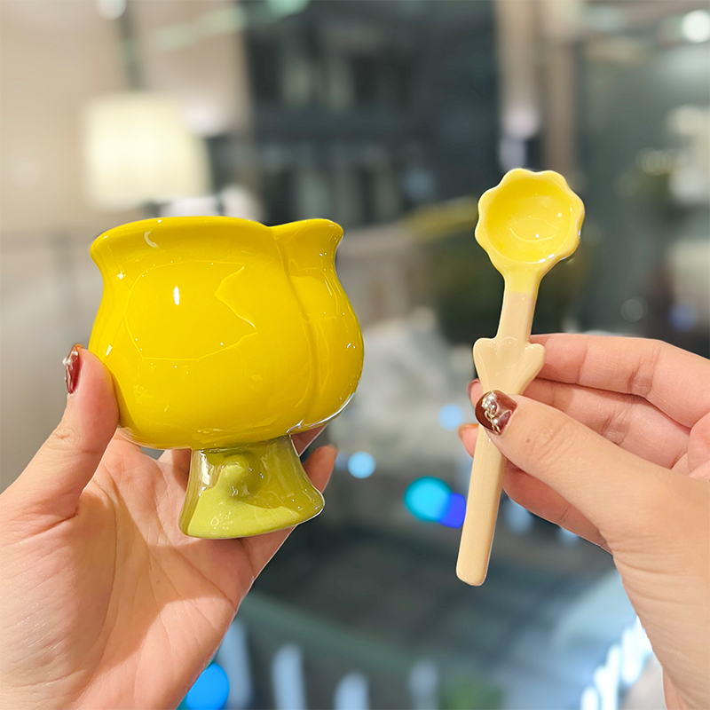 High-Value Peach Ceramic Water Cup with Spoon - Cute Girls' High-Footed Ice Cream Dessert Mug High-Value Peach Ceramic Water Cup with Spoon - Cute Girls' High-Footed Ice Cream Dessert Mug