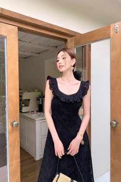 High-Waisted Black Floral Chiffon Long Dress with Slimming Square Neckline - Elegant Summer Vacation Style