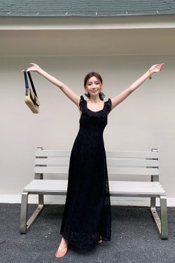 High-Waisted Black Floral Chiffon Long Dress with Slimming Square Neckline - Elegant Summer Vacation Style