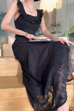 High-Waisted Black Floral Chiffon Long Dress with Slimming Square Neckline - Elegant Summer Vacation Style