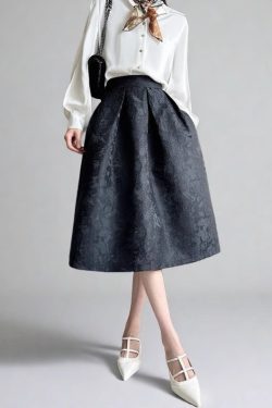 High-Waisted Black Vintage Jacquard Puff Skirt - Women's A-Line Half Skirt in Elegant Chinese Style, Slimming Design for a Chic Look