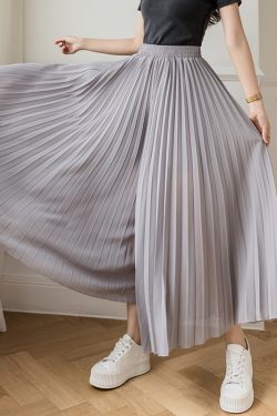 High-Waisted Chiffon Pleated Wide-Leg Culottes for Women, Flowy Draping Three-Quarter Pants, Summer Fashion Essentials