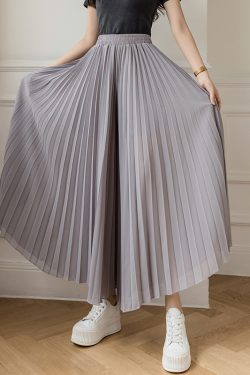High-Waisted Chiffon Pleated Wide-Leg Culottes for Women, Flowy Draping Three-Quarter Pants, Summer Fashion Essentials