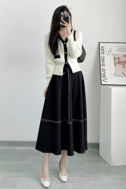 High-Waisted Color-Blocked A-Line Denim Skirt with Zipper - Flattering Flared Design for Spring and Summer 2025