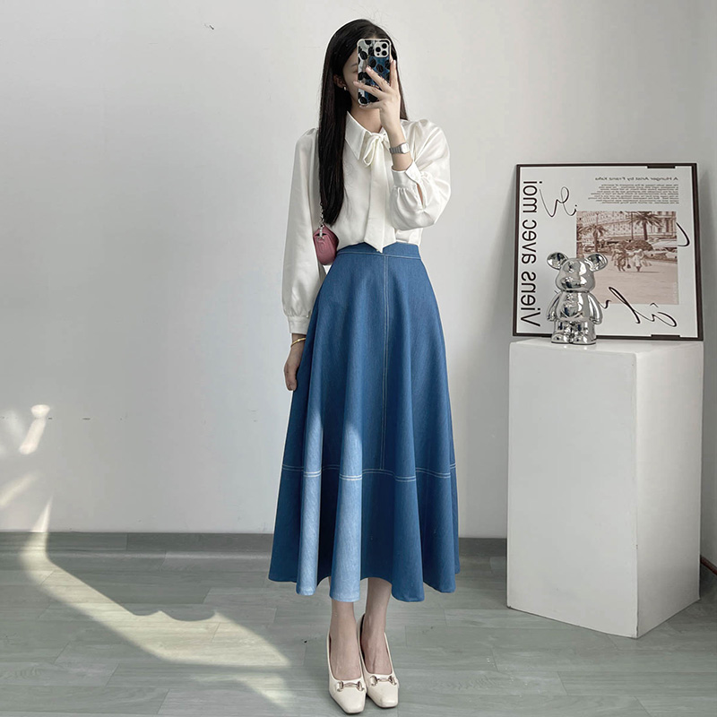 High-Waisted Color-Blocked A-Line Denim Skirt with Zipper - Flattering Flared Design for Spring and Summer 2025 High-Waisted Color-Blocked A-Line Denim Skirt with Zipper - Flattering Flared Design for Spring and Summer 2025