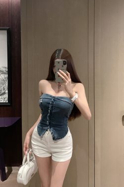 High-Waisted Denim Shorts for Women - Natural Voluptuous Fit, Casual Summer Style, Trendy 90s Vibes