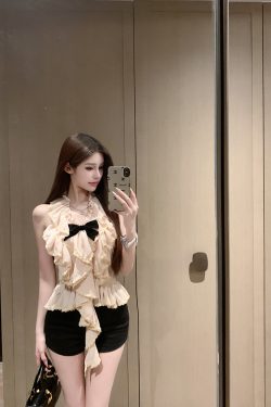 High-Waisted Denim Shorts for Women - Natural Voluptuous Fit, Casual Summer Style, Trendy 90s Vibes