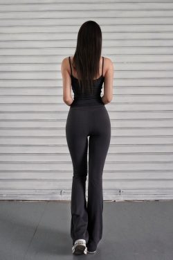 High-Waisted Flared Sports Pants with Elastic Nude Feel, Slimming Yoga Bell-Bottoms for Activewear and Fitness Fashion