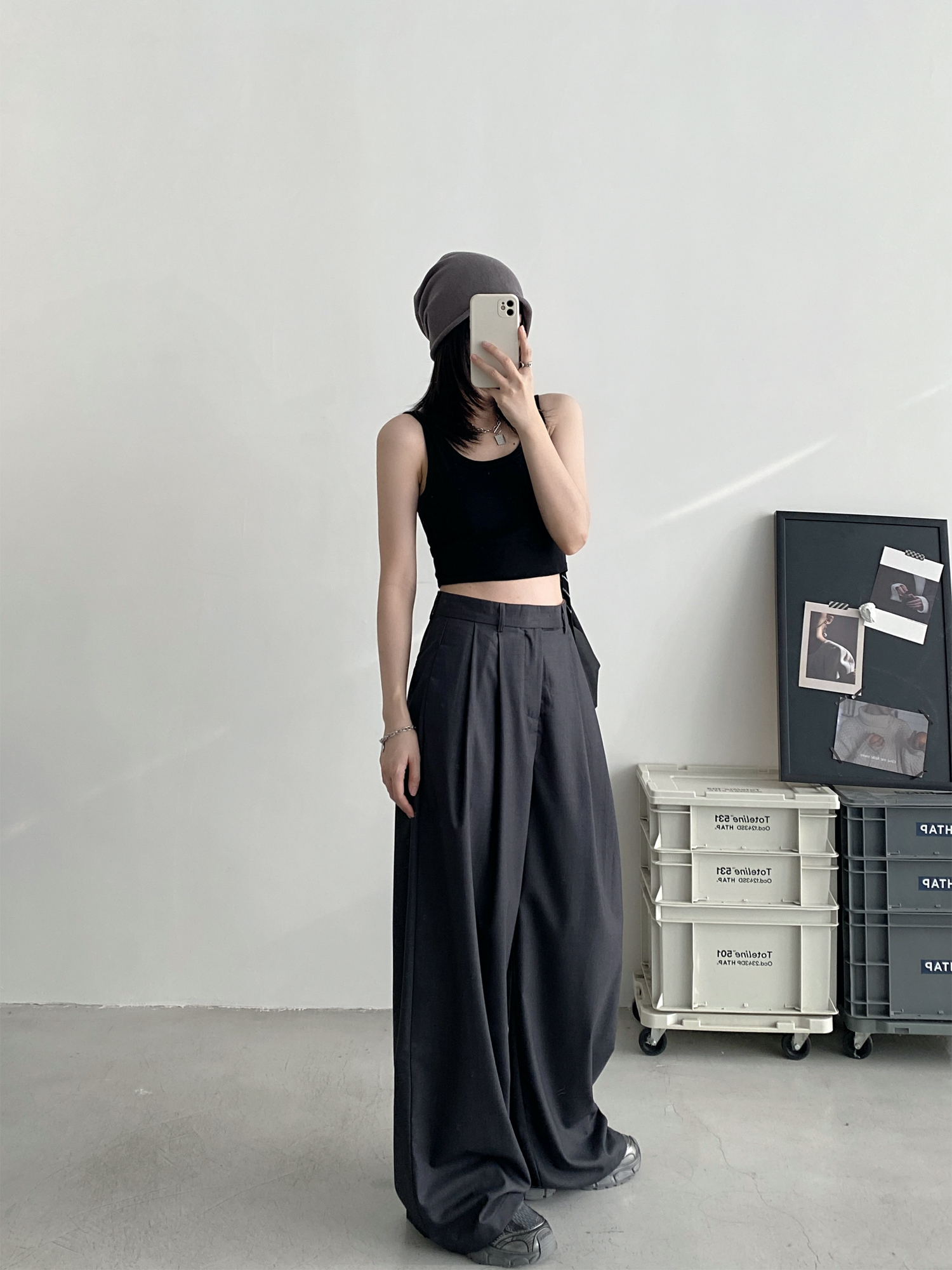 High-Waisted Gray Wide-Leg Suit Pants for Women - Casual Summer Loose Fit Floor-Length Trousers High-Waisted Gray Wide-Leg Suit Pants for Women - Casual Summer Loose Fit Floor-Length Trousers