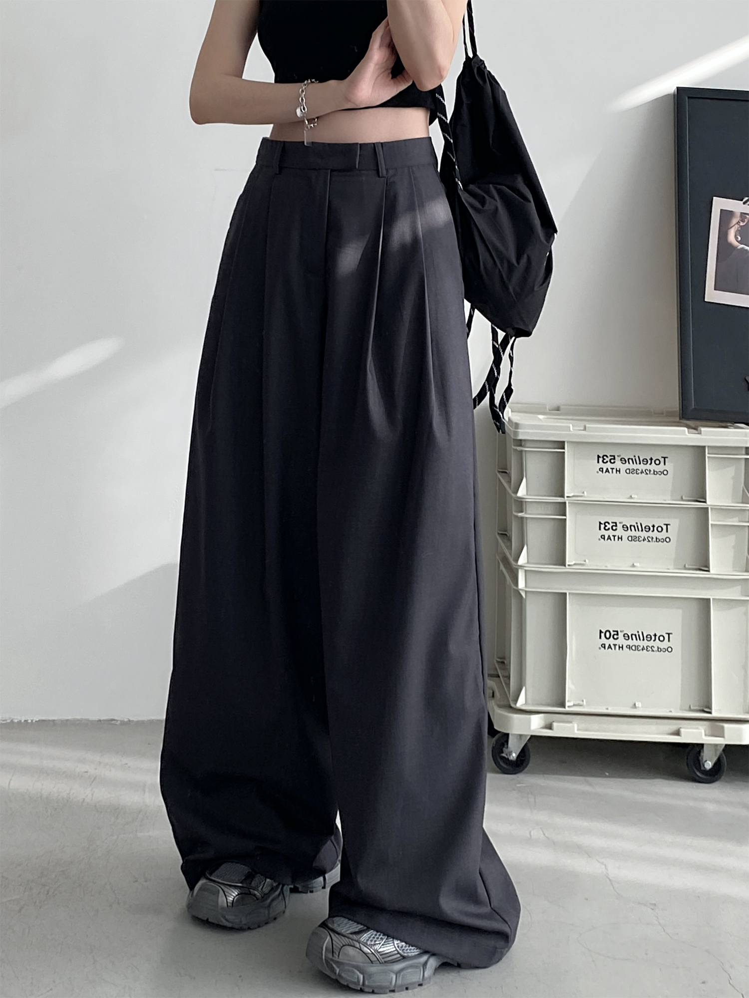High-Waisted Gray Wide-Leg Suit Pants for Women - Casual Summer Loose Fit Floor-Length Trousers High-Waisted Gray Wide-Leg Suit Pants for Women - Casual Summer Loose Fit Floor-Length Trousers