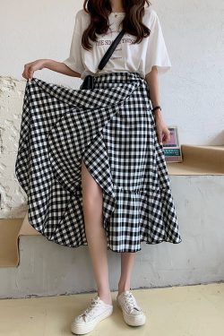High-Waisted Irregular A-Line Plaid Skirt for Women with Curvy Hips and Thighs - Summer Fashion Essential