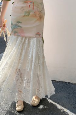 High-Waisted Lace Fairy Half-Length Qipao Underskirt - Elegant Drape Pleated Mesh A-Line Skirt for Chic Layering