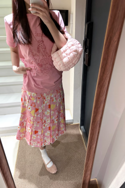 High-Waisted Pink Floral Midi Skirt for Women - Retro A-Line Pleated Style, Versatile and Flattering for 90s and Y2K Fashion