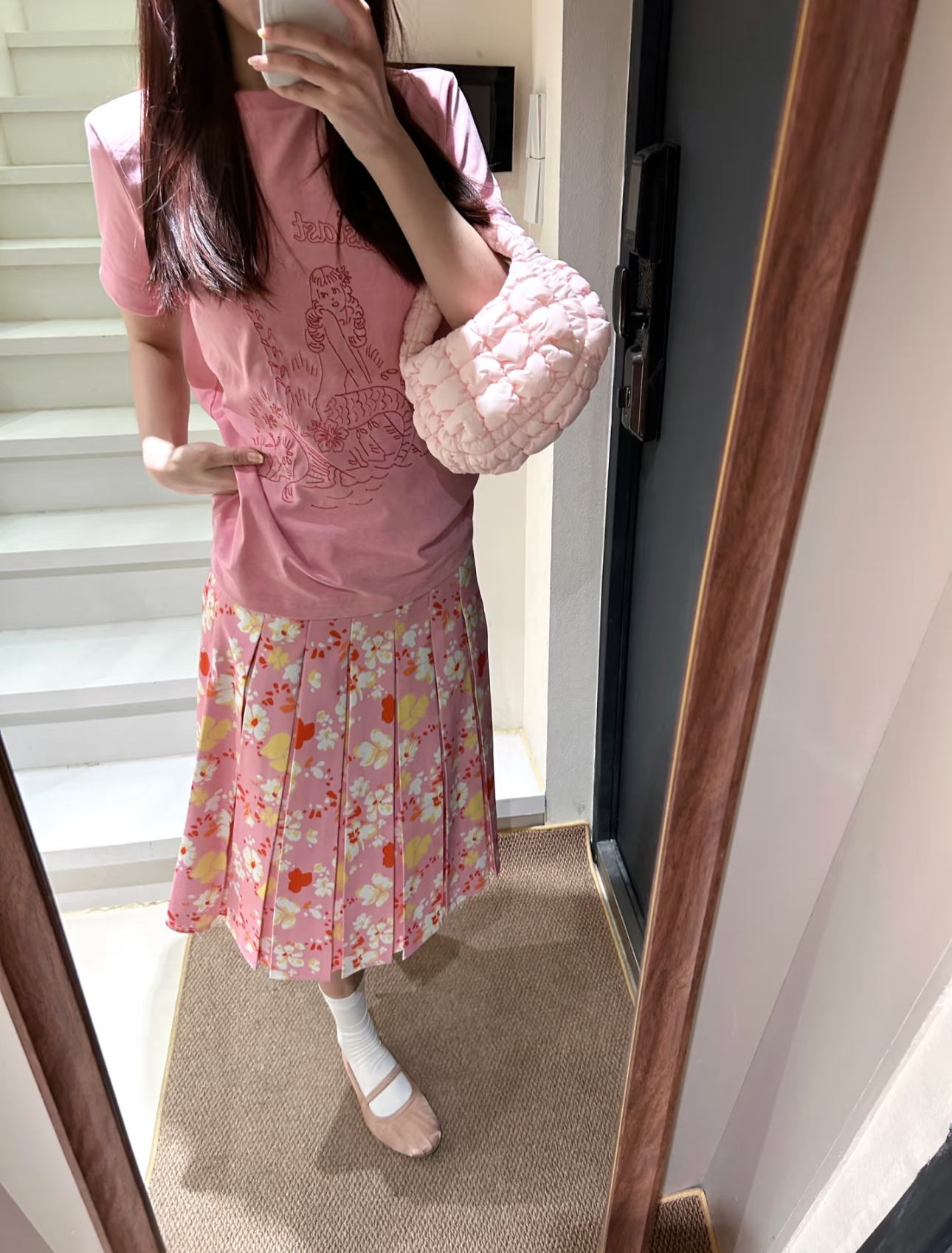 High-Waisted Pink Floral Midi Skirt for Women - Retro A-Line Pleated Style, Versatile and Flattering for 90s and Y2K Fashion High-Waisted Pink Floral Midi Skirt for Women - Retro A-Line Pleated Style, Versatile and Flattering for 90s and Y2K Fashion