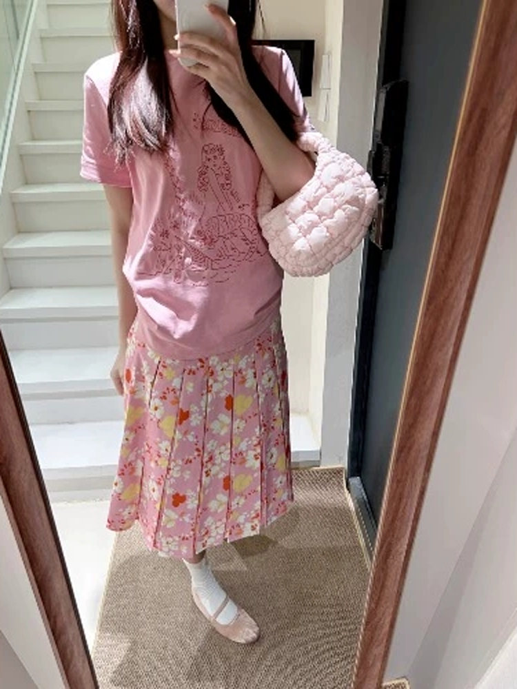 High-Waisted Pink Floral Midi Skirt for Women - Retro A-Line Pleated Style, Versatile and Flattering for 90s and Y2K Fashion High-Waisted Pink Floral Midi Skirt for Women - Retro A-Line Pleated Style, Versatile and Flattering for 90s and Y2K Fashion