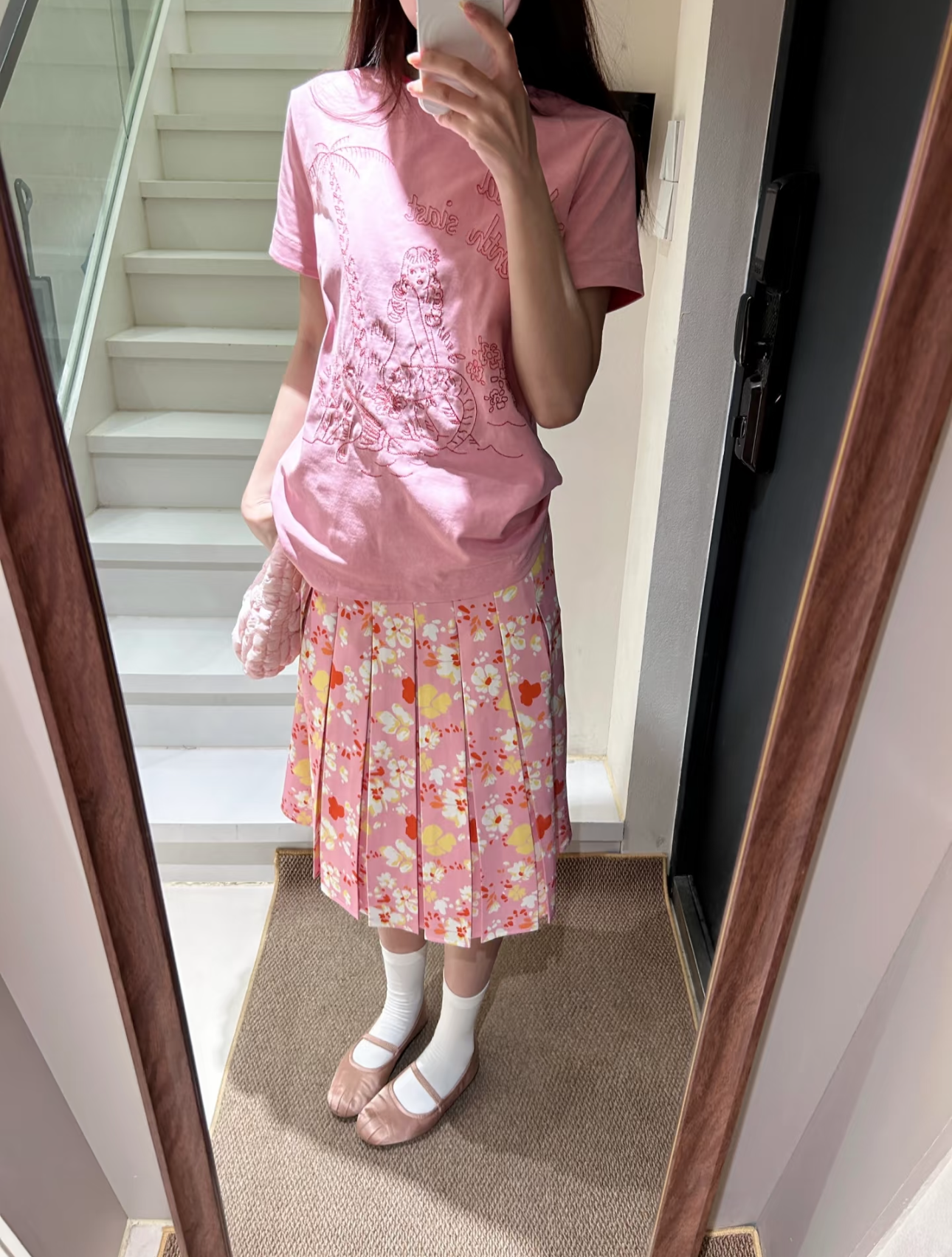 High-Waisted Pink Floral Midi Skirt for Women - Retro A-Line Pleated Style, Versatile and Flattering for 90s and Y2K Fashion High-Waisted Pink Floral Midi Skirt for Women - Retro A-Line Pleated Style, Versatile and Flattering for 90s and Y2K Fashion