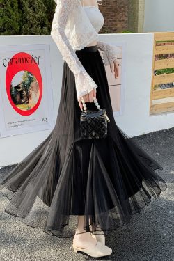 High-Waisted Retro Apricot Tulle Mermaid Skirt for Women, Fluffy A-Line with Draping Effect, Irregular Design, Slimming Fit