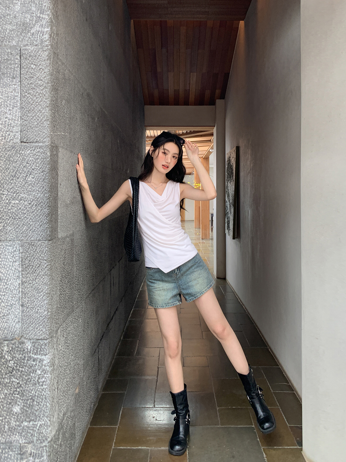 High-Waisted Retro Denim Shorts for Women - Casual Loose Slim Fit Summer Style - Petite Straight Cut Fashion 90s Trend High-Waisted Retro Denim Shorts for Women - Casual Loose Slim Fit Summer Style - Petite Straight Cut Fashion 90s Trend