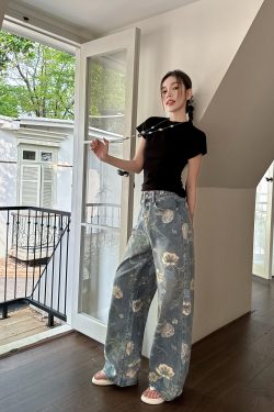 High-Waisted Retro Printed Wide-Leg Jeans for Women - Lightweight Draped Floor-Length Pants for Tall Individuals
