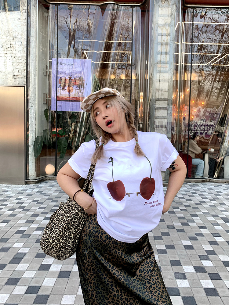 High-Waisted Slimming Leopard Print Skirt for Women - Versatile Loose Long Skirt for Spring/Summer 2025 Fashion High-Waisted Slimming Leopard Print Skirt for Women - Versatile Loose Long Skirt for Spring/Summer 2025 Fashion